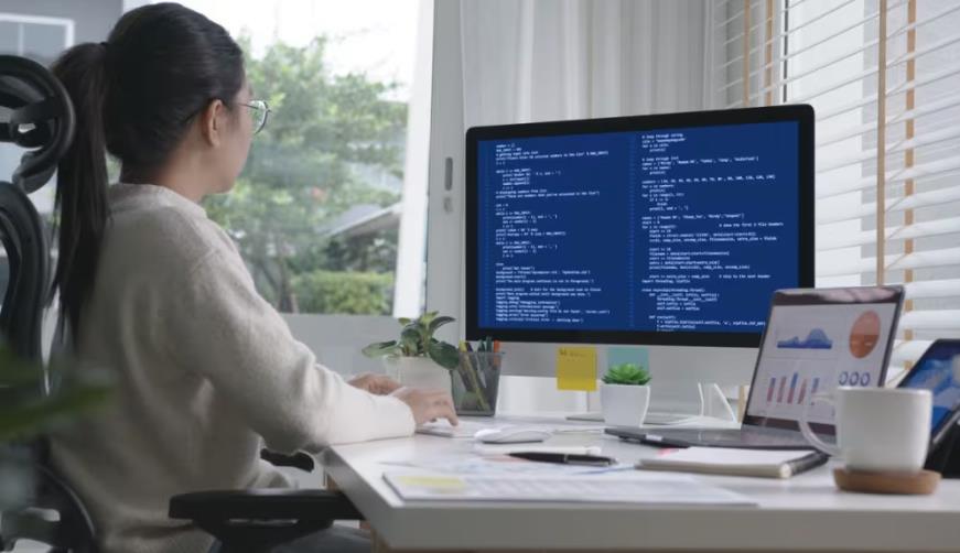 智慧零售新基建：景县软件开发公司如何构建全渠道商业操作系统？